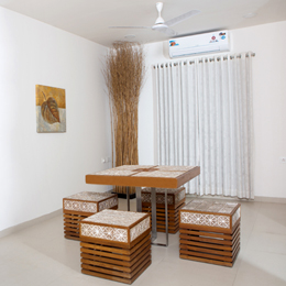 Visitor's Waiting Room: Simple yet opulently presented waiting room at Concord Valley View Serviced Apartment